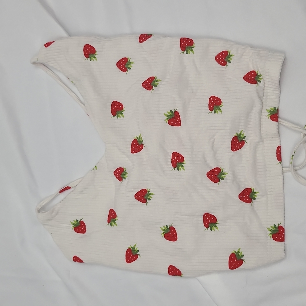XL | Vine and Valley | Strawberry Crop Top